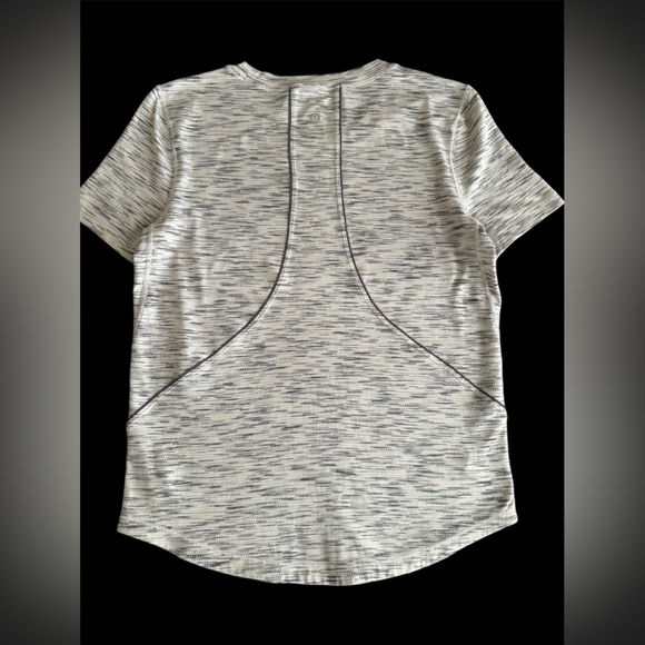 Lululemon short sleeve top - Picture 2 of 11